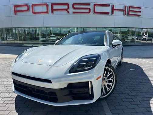 2026 Porsche Panamera Base