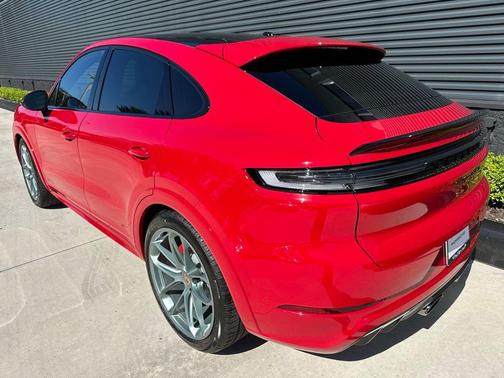 2026 Porsche Cayenne GTS