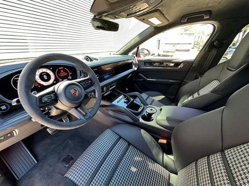 2026 Porsche Cayenne GTS