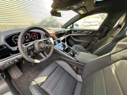 2026 Porsche Panamera Base