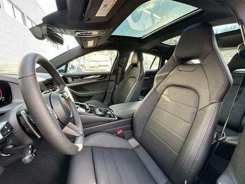 2026 Porsche Panamera Base