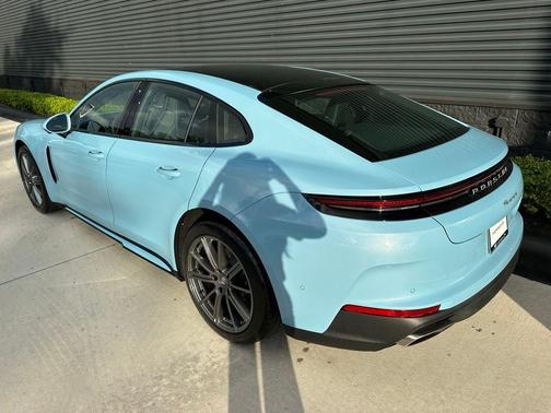 2026 Porsche Panamera Base