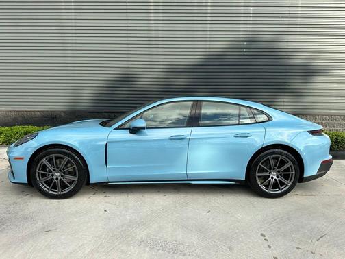 2026 Porsche Panamera Base