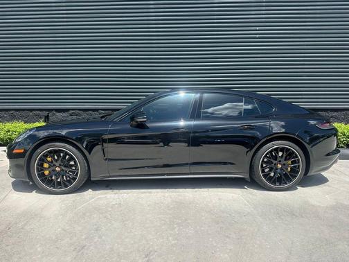 2021 Porsche Panamera Base