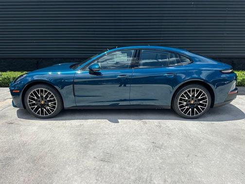 Montego Blue Metallic 2026 Porsche Panamera Base