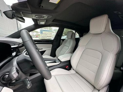 2025 Porsche Macan Electric Base