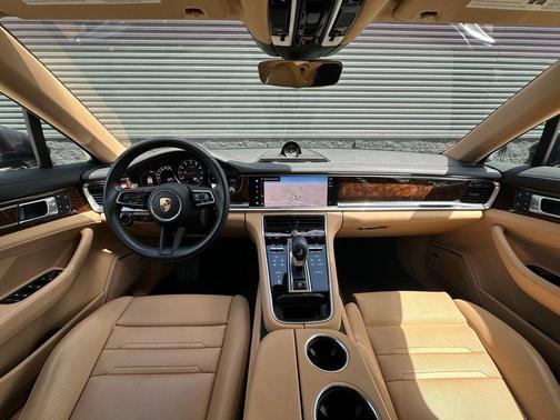 Night Blue Metallic 2023 Porsche Panamera 4 Platinum Edition