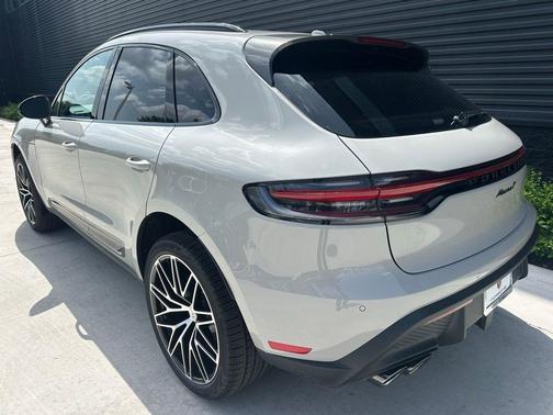 2025 Porsche Macan