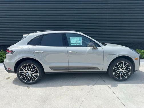 2025 Porsche Macan
