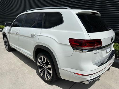 Pure White 2021 Volkswagen Atlas 3.6 V6 SEL R-Line
