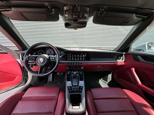 2023 Porsche 911 Carrera