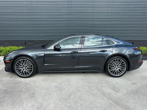 2026 Porsche Panamera Base