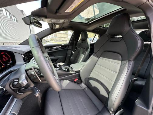 2026 Porsche Panamera Base