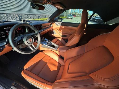 2025 Porsche 911 Carrera