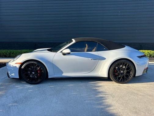 2025 Porsche 911 Carrera