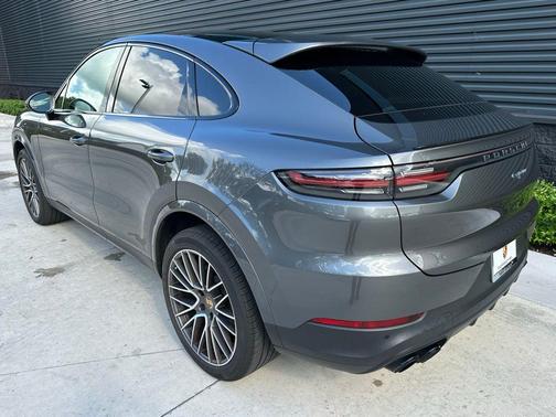 2022 Porsche Cayenne