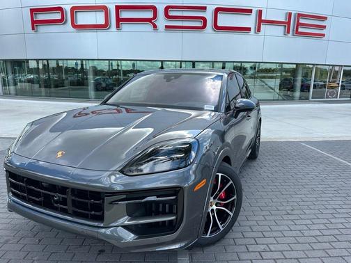 2025 Porsche Cayenne GTS