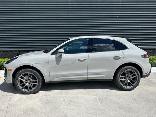 2026 Porsche Macan Base