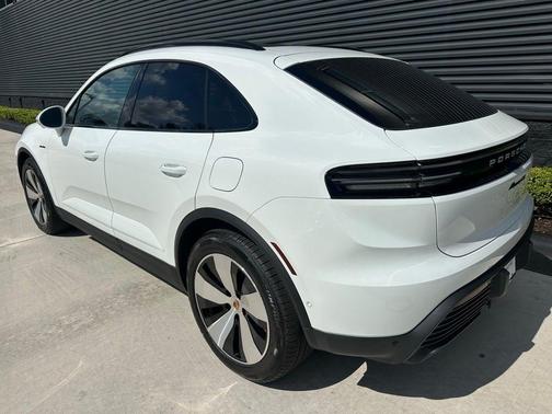 2026 Porsche Macan 4S