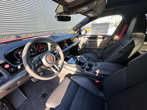 2026 Porsche Cayenne GTS