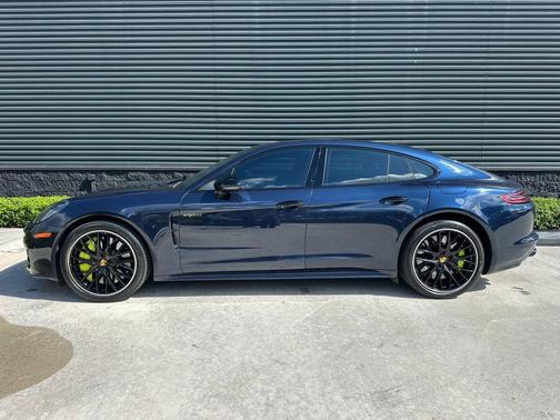 Night Blue Metallic 2018 Porsche Panamera Turbo S