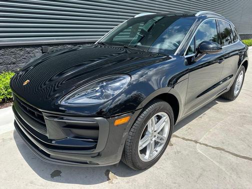2022 Porsche Macan Base