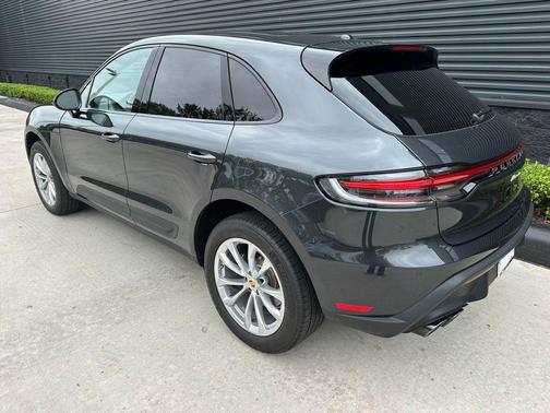 2025 Porsche Macan T