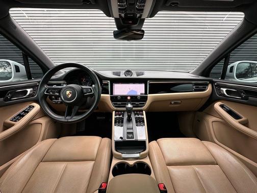 2023 Porsche Macan 