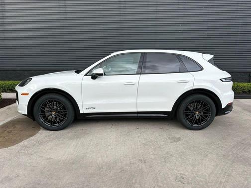 2026 Porsche Cayenne GTS