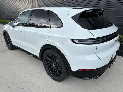 2026 Porsche Cayenne GTS