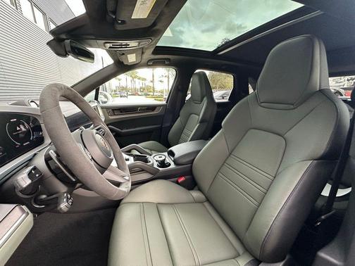 2026 Porsche Cayenne GTS