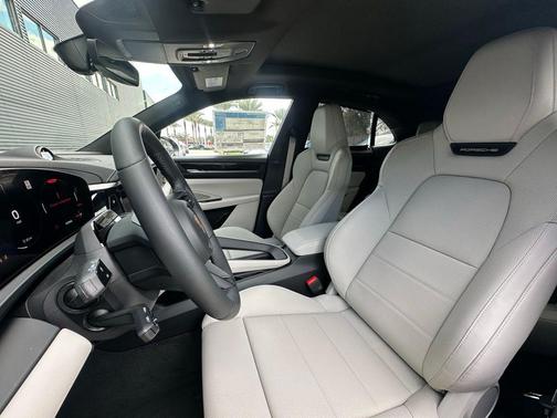 2026 Porsche Macan 4S