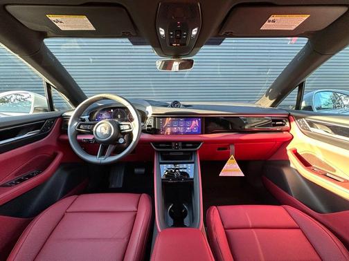 2025 Porsche Macan Base
