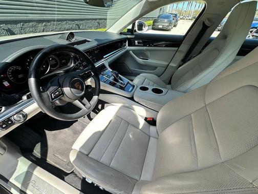 2021 Porsche Panamera Base