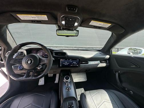 Bianco Audace 2023 Maserati MC20 Base