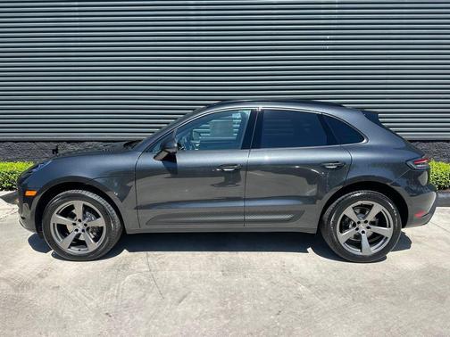 Volcano Grey Metallic 2026 Porsche Macan Base