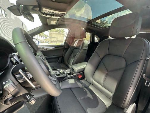 2025 Porsche Macan T