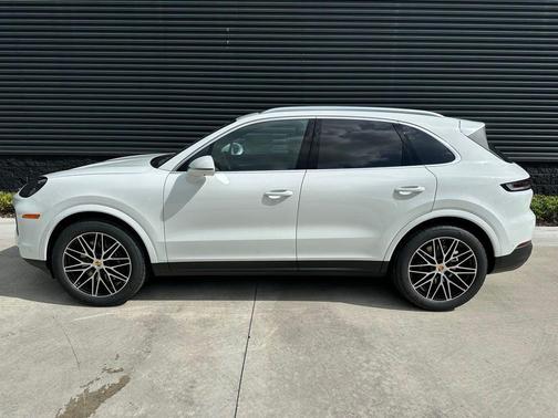 2024 Porsche Cayenne Base