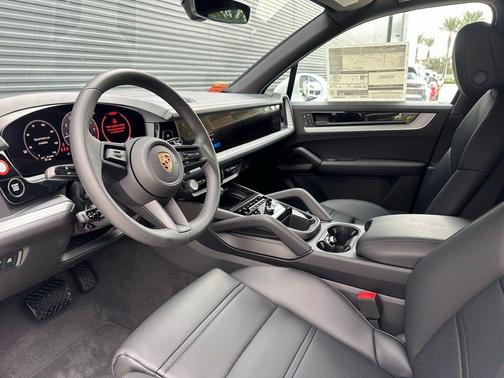 2024 Porsche Cayenne Base