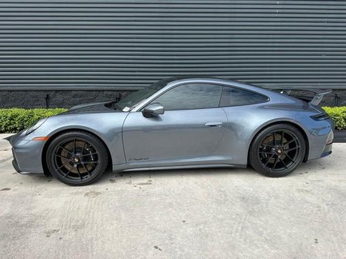 2025 Porsche 911 Carrera GTS