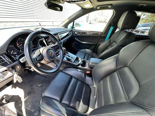 2023 Porsche Macan 