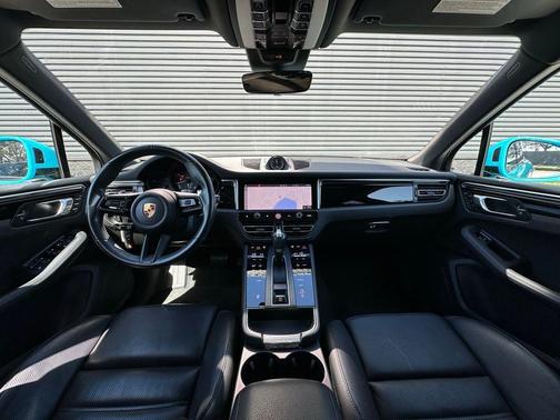 2023 Porsche Macan 