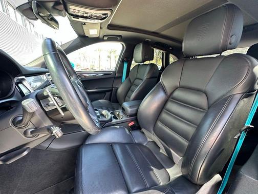 2023 Porsche Macan 