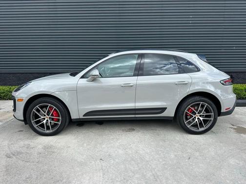 Chalk 2023 Porsche Macan S