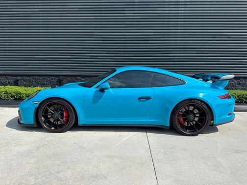Blue 2018 Porsche 911 GT3