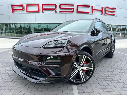 Copper 2024 Porsche Macan Turbo