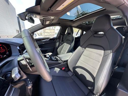 2026 Porsche Panamera Base