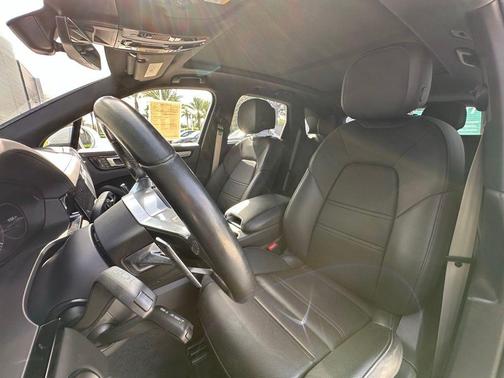 2023 Porsche Cayenne E-Hybrid Platinum Edition