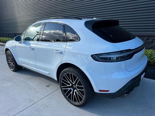 2025 Porsche Macan T