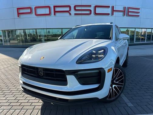 2025 Porsche Macan T